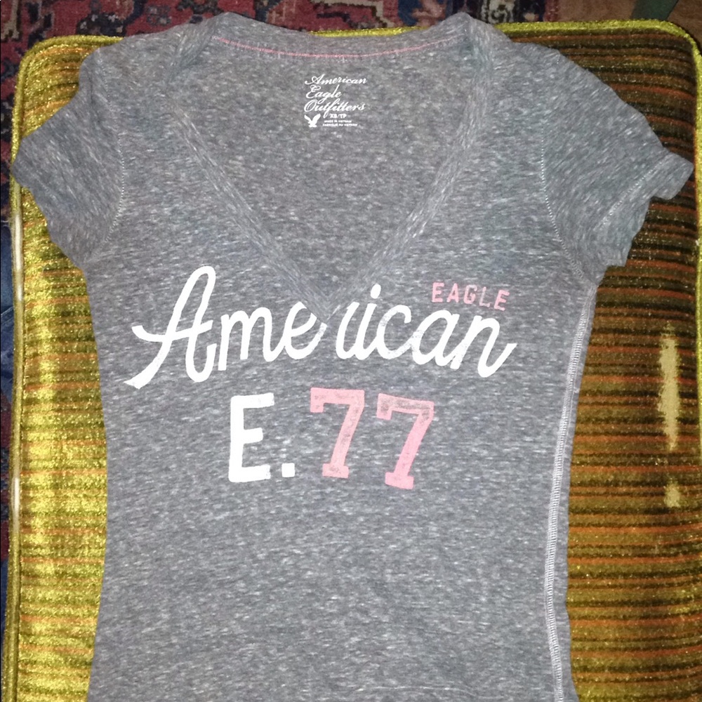 American eagle V-Neck Tee